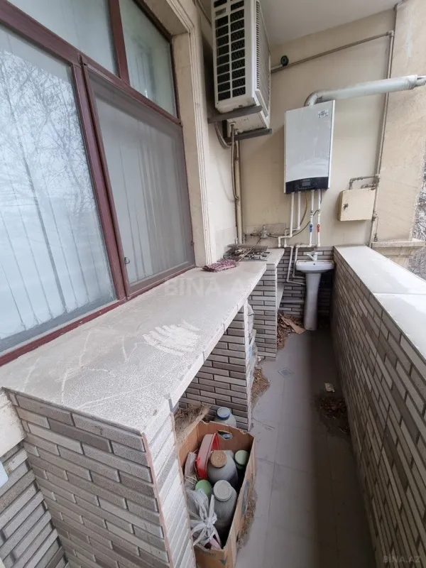 Satılır 4 otaqlı mənzil 270 m²