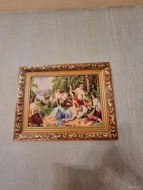 Satılır 4 otaqlı mənzil 270 m²