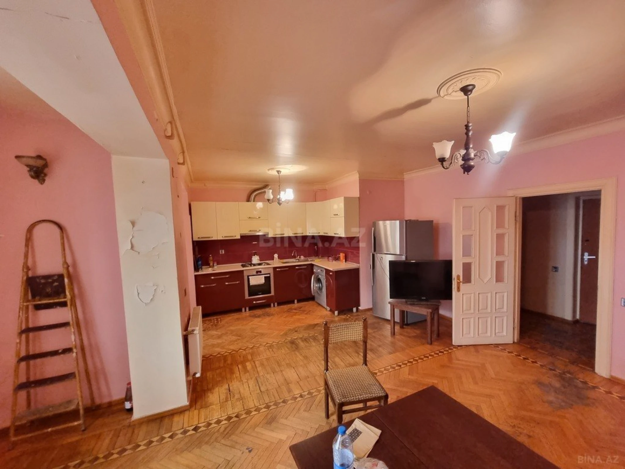 Satılır 4 otaqlı mənzil 125 m²