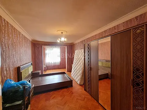 Satılır 4 otaqlı mənzil 125 m²