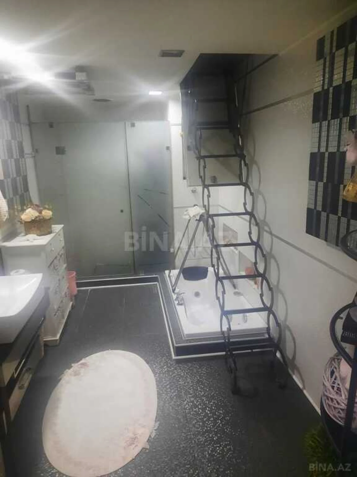 Satılır 3 otaqlı mənzil 150 m²