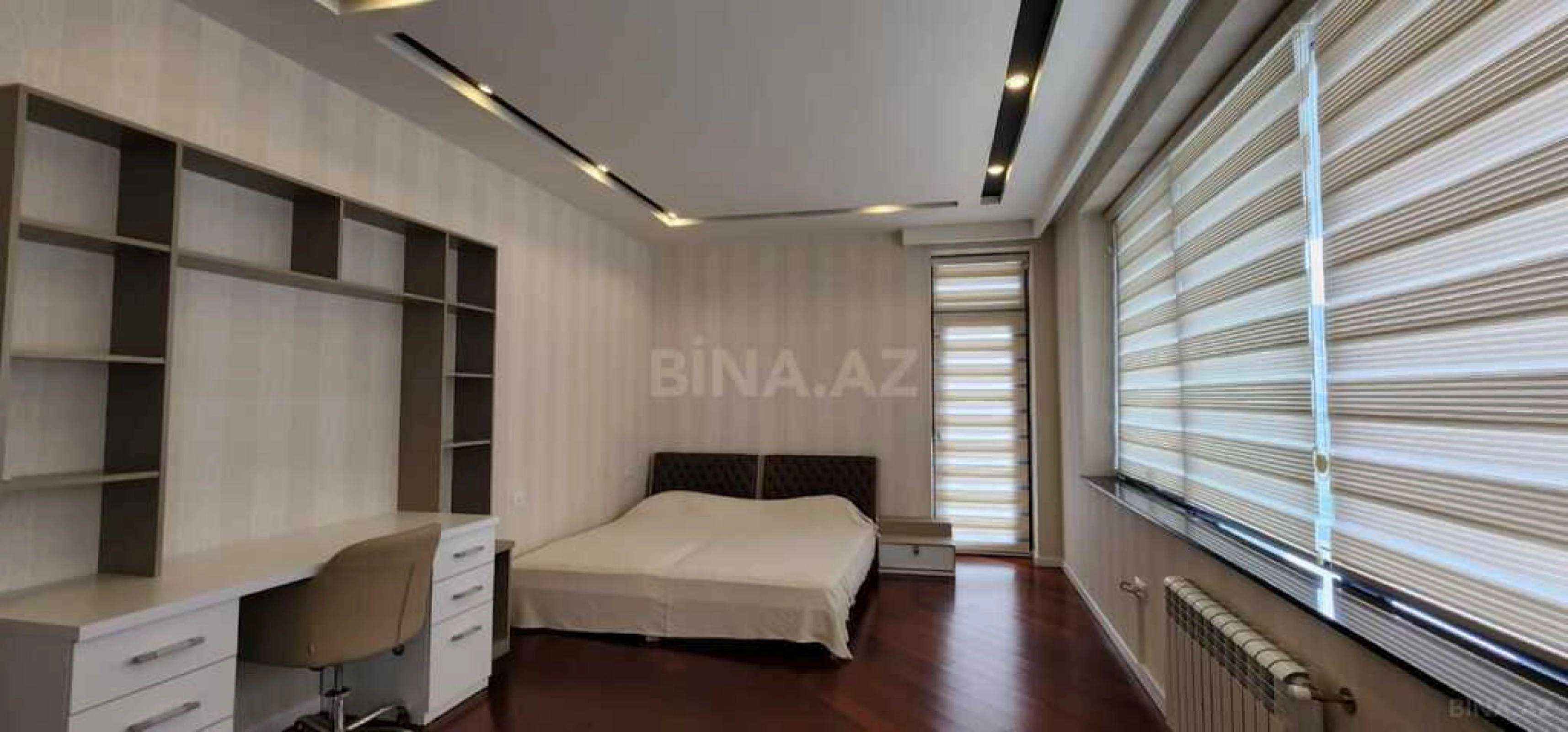 Satılır 5 otaqlı həyət evi 350 m²