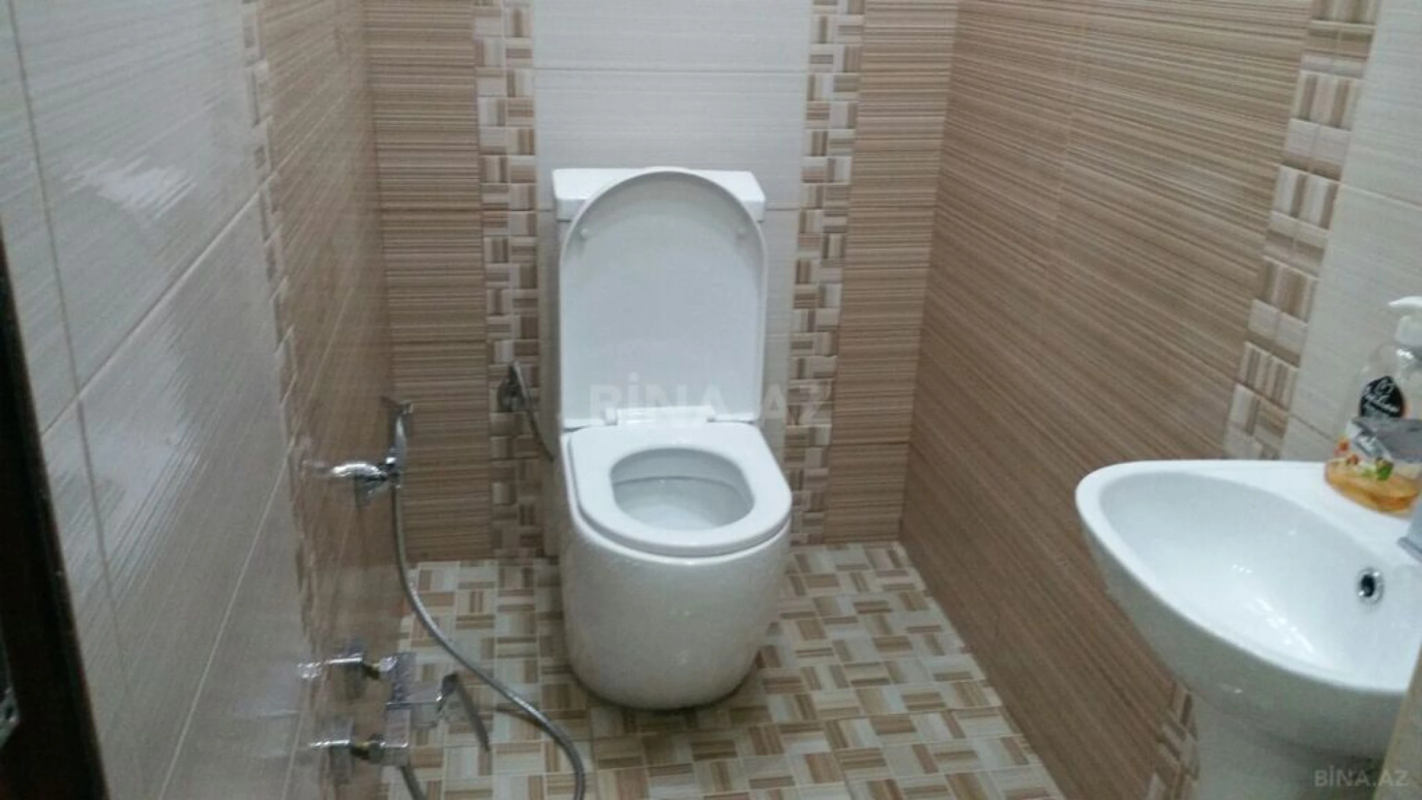 Kirayə verilir 2 otaqlı mənzil 100 m²
