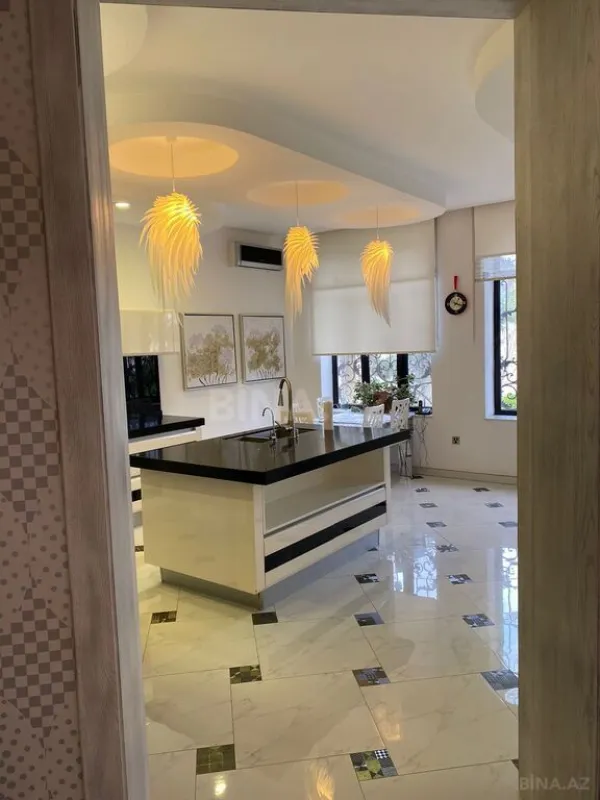 Kirayə verilir 5 otaqlı həyət evi 320 m²