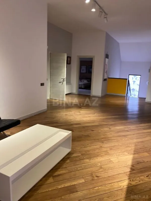 Kirayə verilir 5 otaqlı həyət evi 320 m²