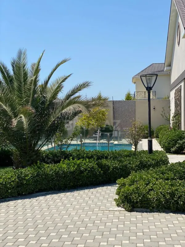 Kirayə verilir 5 otaqlı həyət evi 320 m²