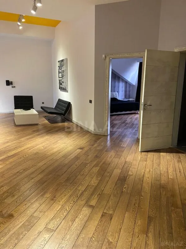 Kirayə verilir 5 otaqlı həyət evi 320 m²