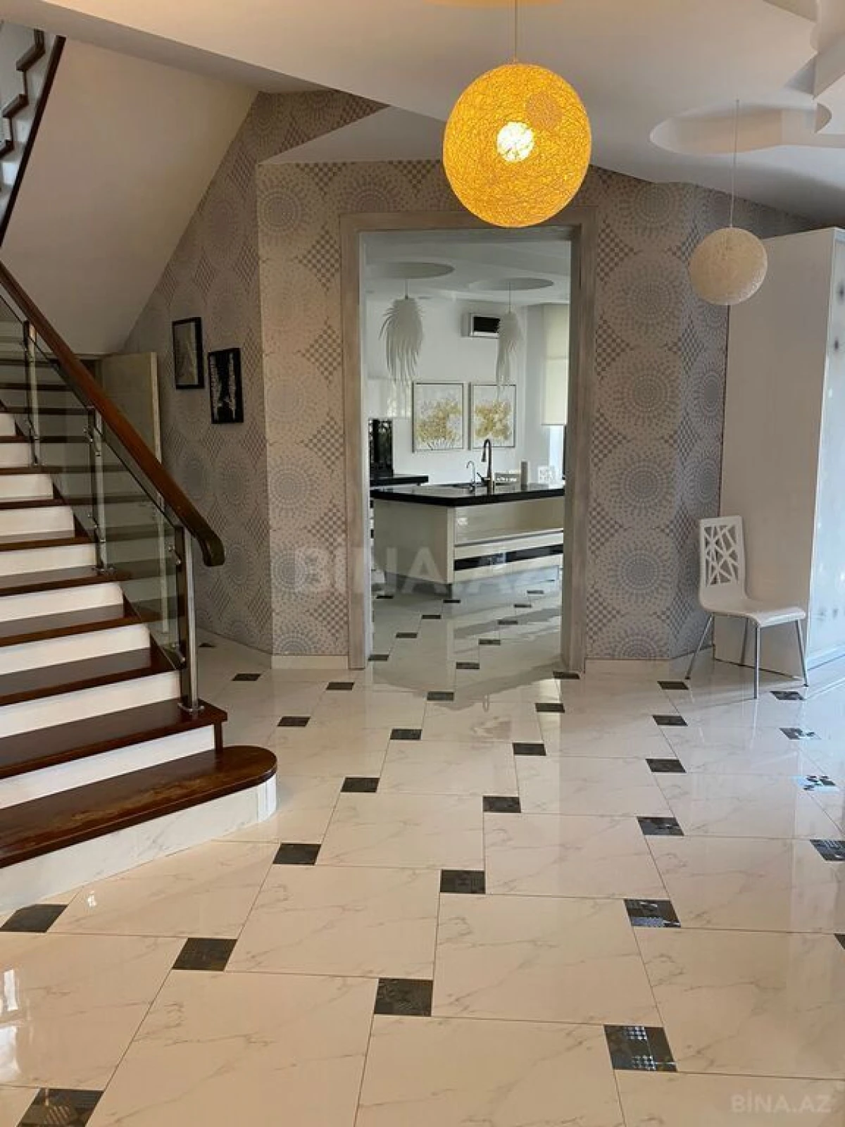 Kirayə verilir 5 otaqlı həyət evi 320 m²