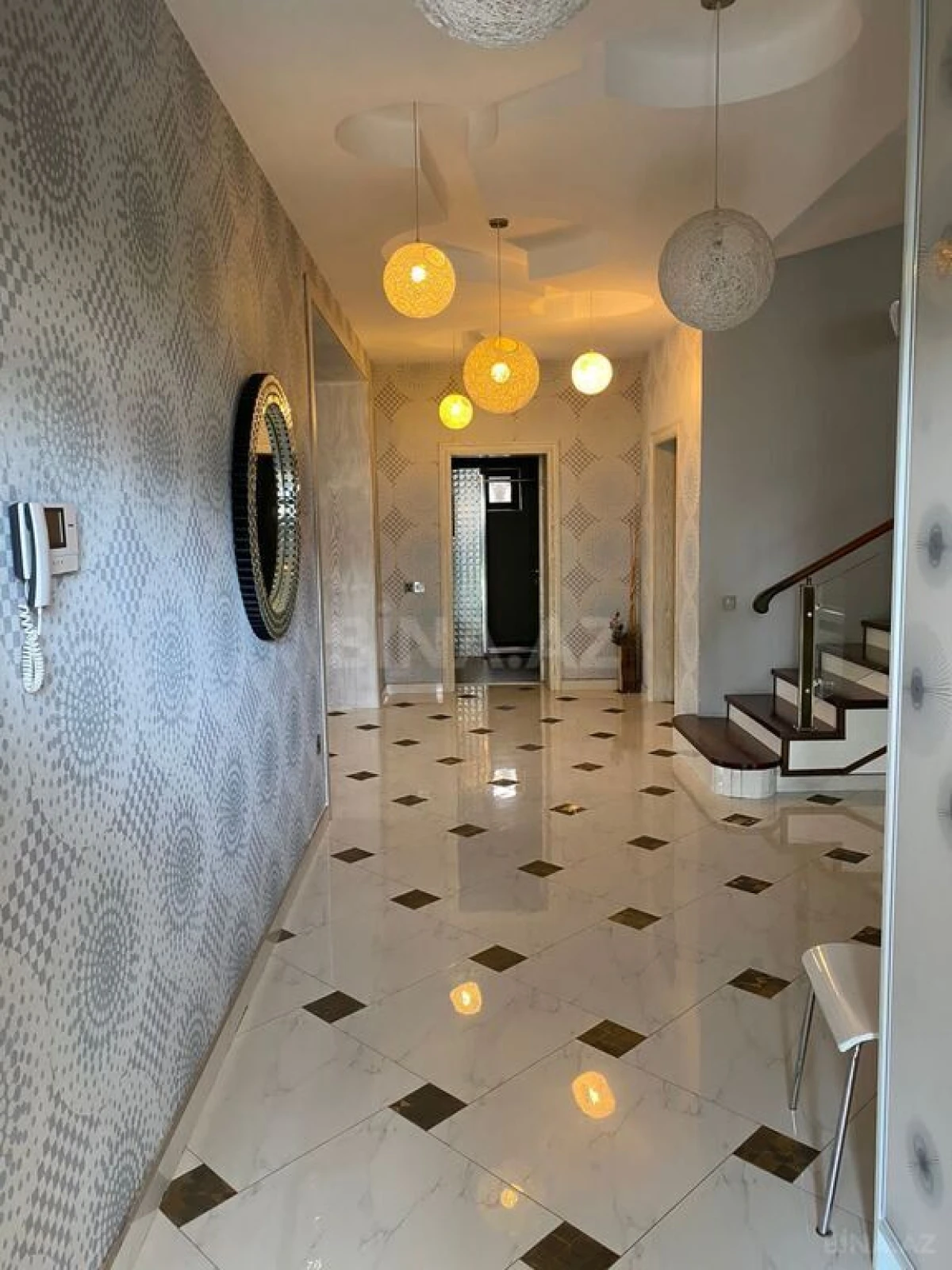 Kirayə verilir 5 otaqlı həyət evi 320 m²