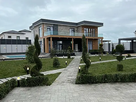 Satılır həyət evi 400 m²