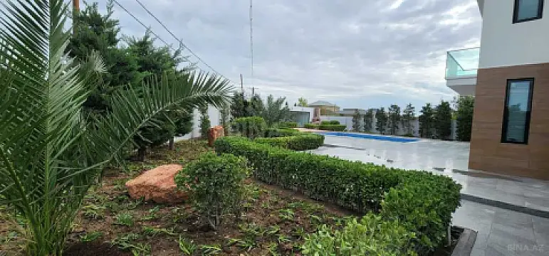 Satılır həyət evi 350 m²