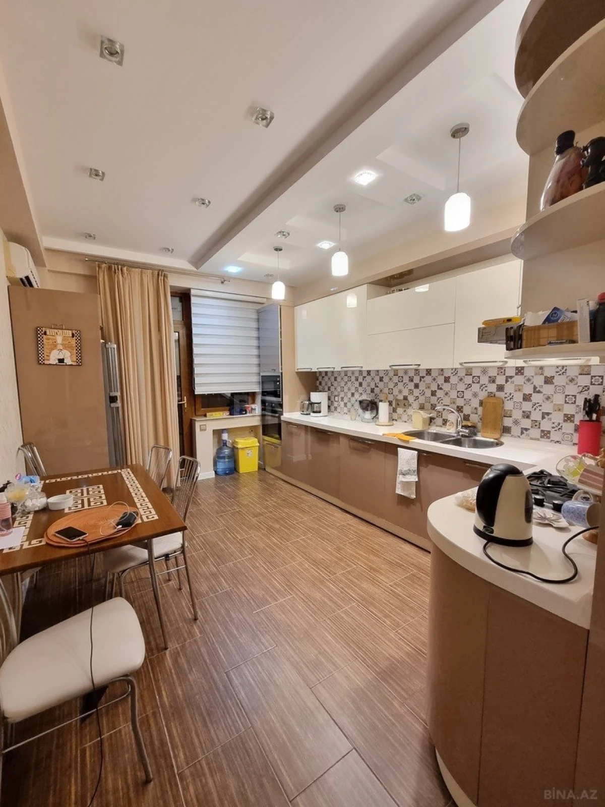 Satılır 4 otaqlı mənzil 170 m²