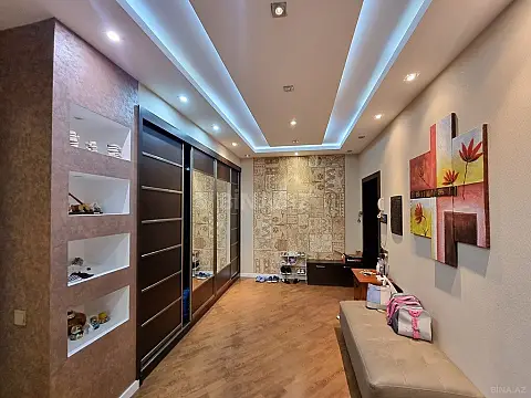 Satılır 4 otaqlı mənzil 170 m²