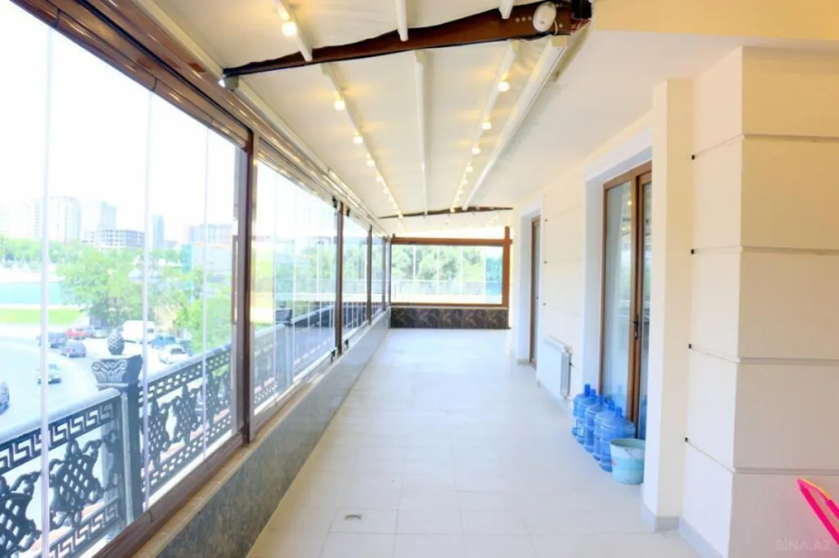 Satılır 5 otaqlı mənzil 535 m²