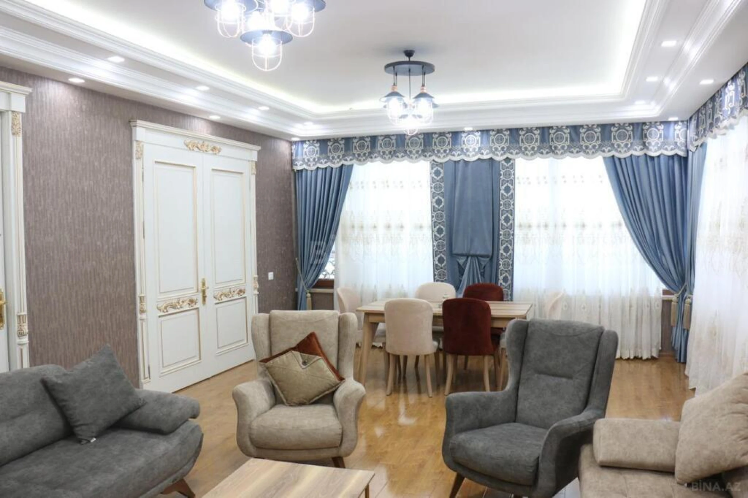 Satılır 5 otaqlı mənzil 535 m²