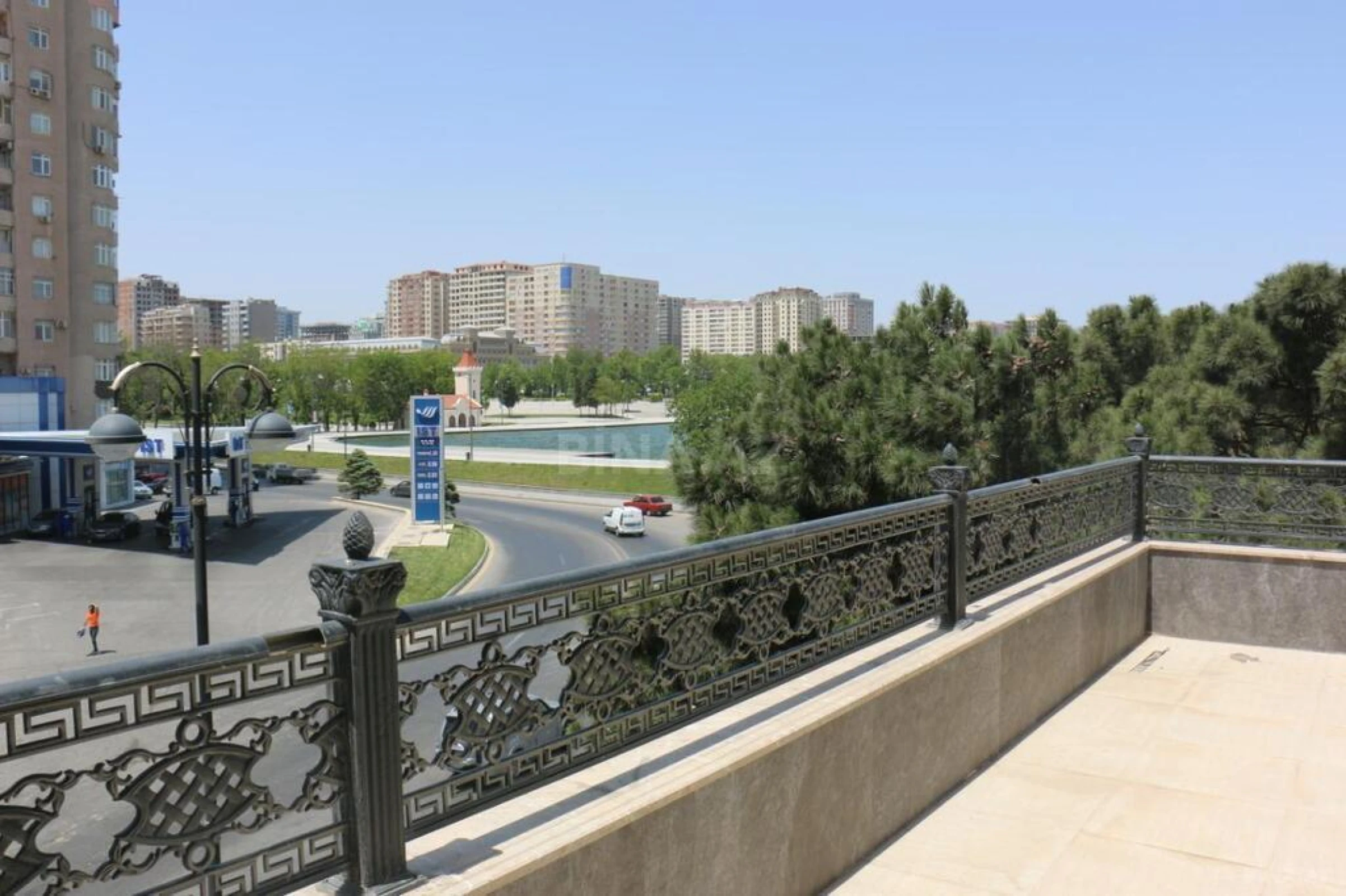 Satılır 5 otaqlı mənzil 535 m²