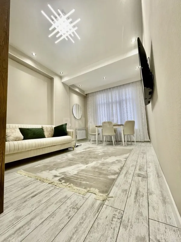 Kirayə verilir 2 otaqlı mənzil 60 m²