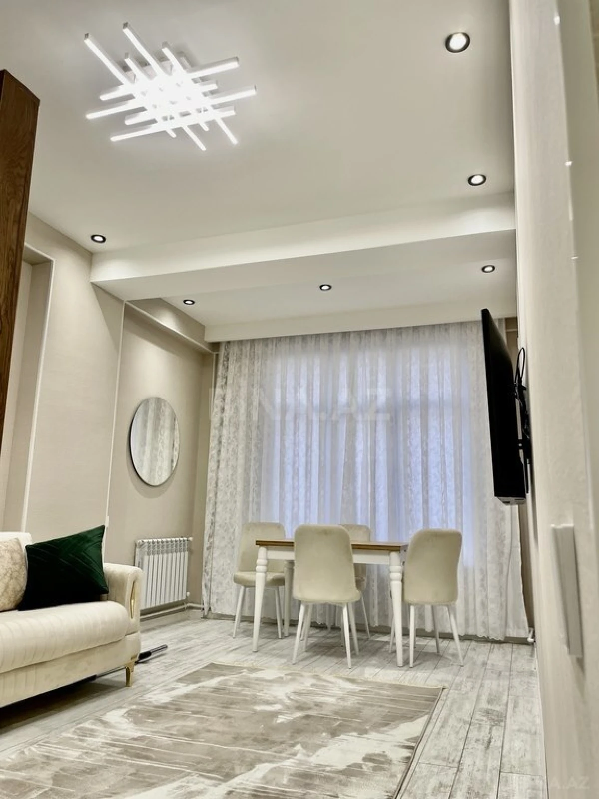 Kirayə verilir 2 otaqlı mənzil 60 m²