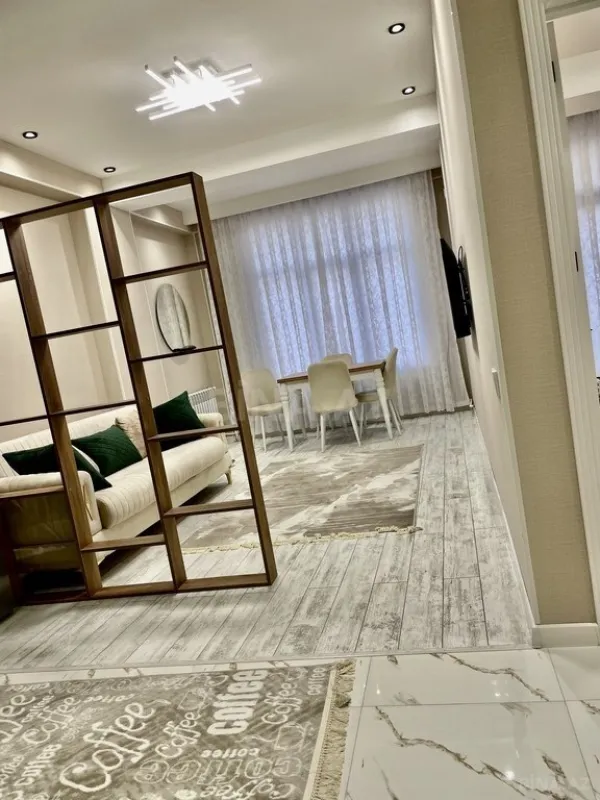 Kirayə verilir 2 otaqlı mənzil 60 m²