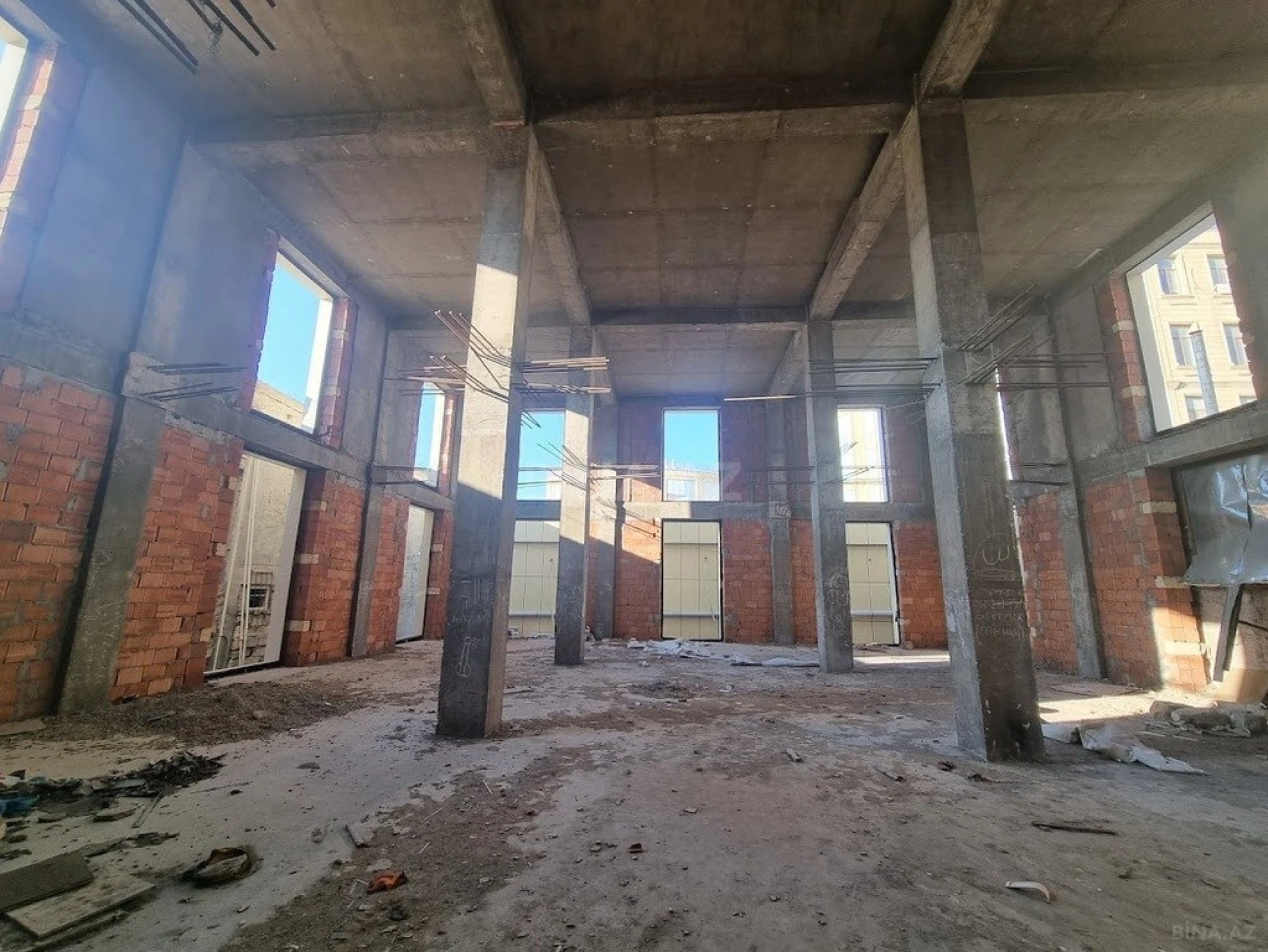 Satılır obyekt 2000 m²