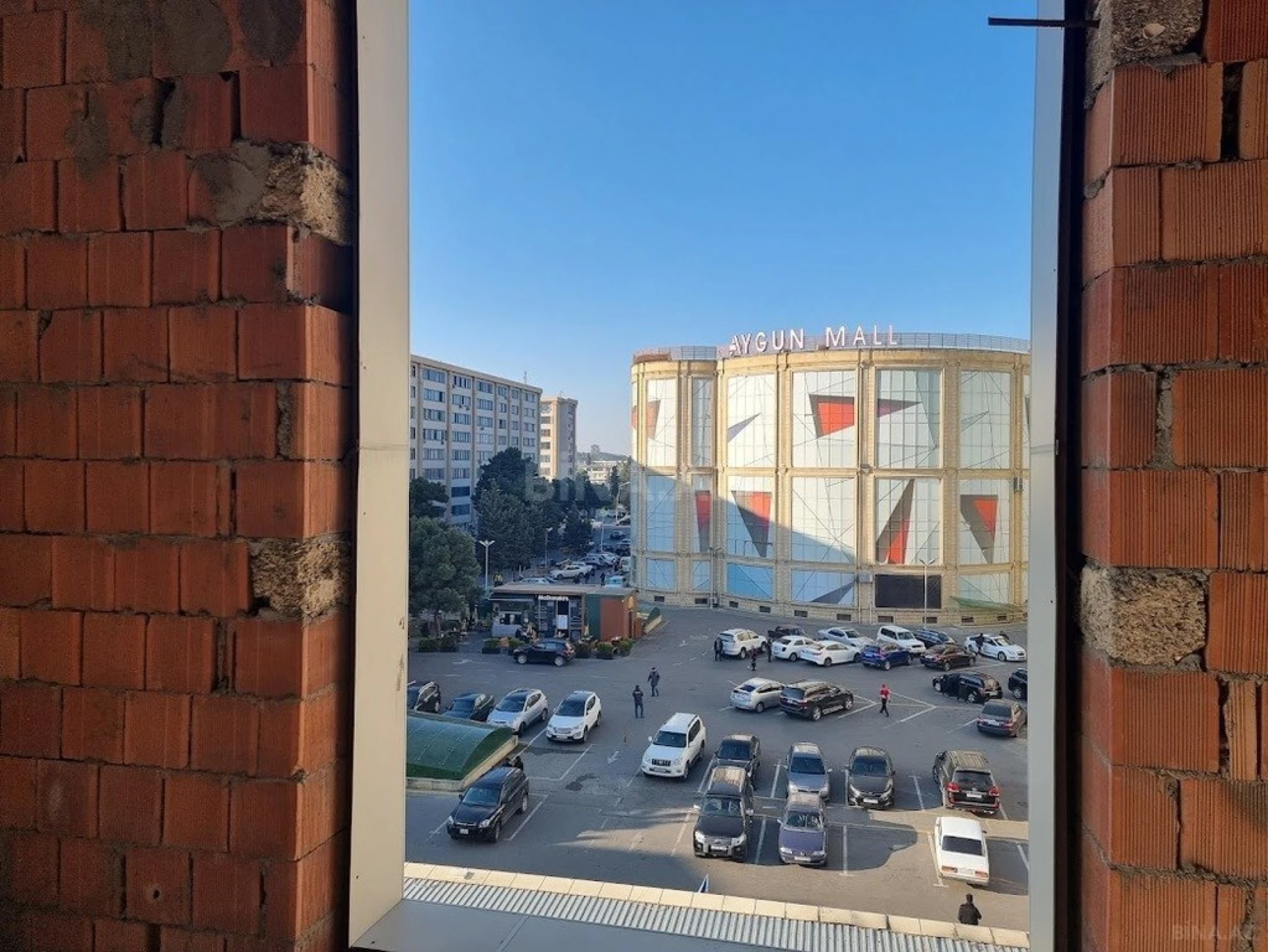 Satılır obyekt 2000 m²