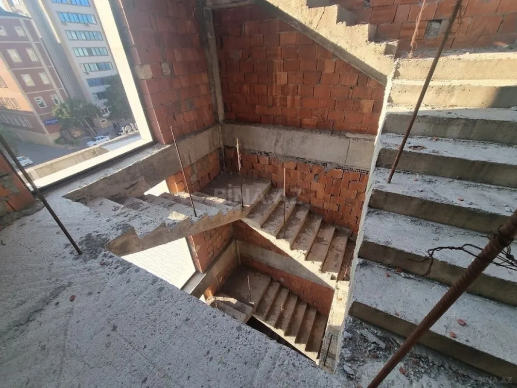 Satılır obyekt 2000 m²