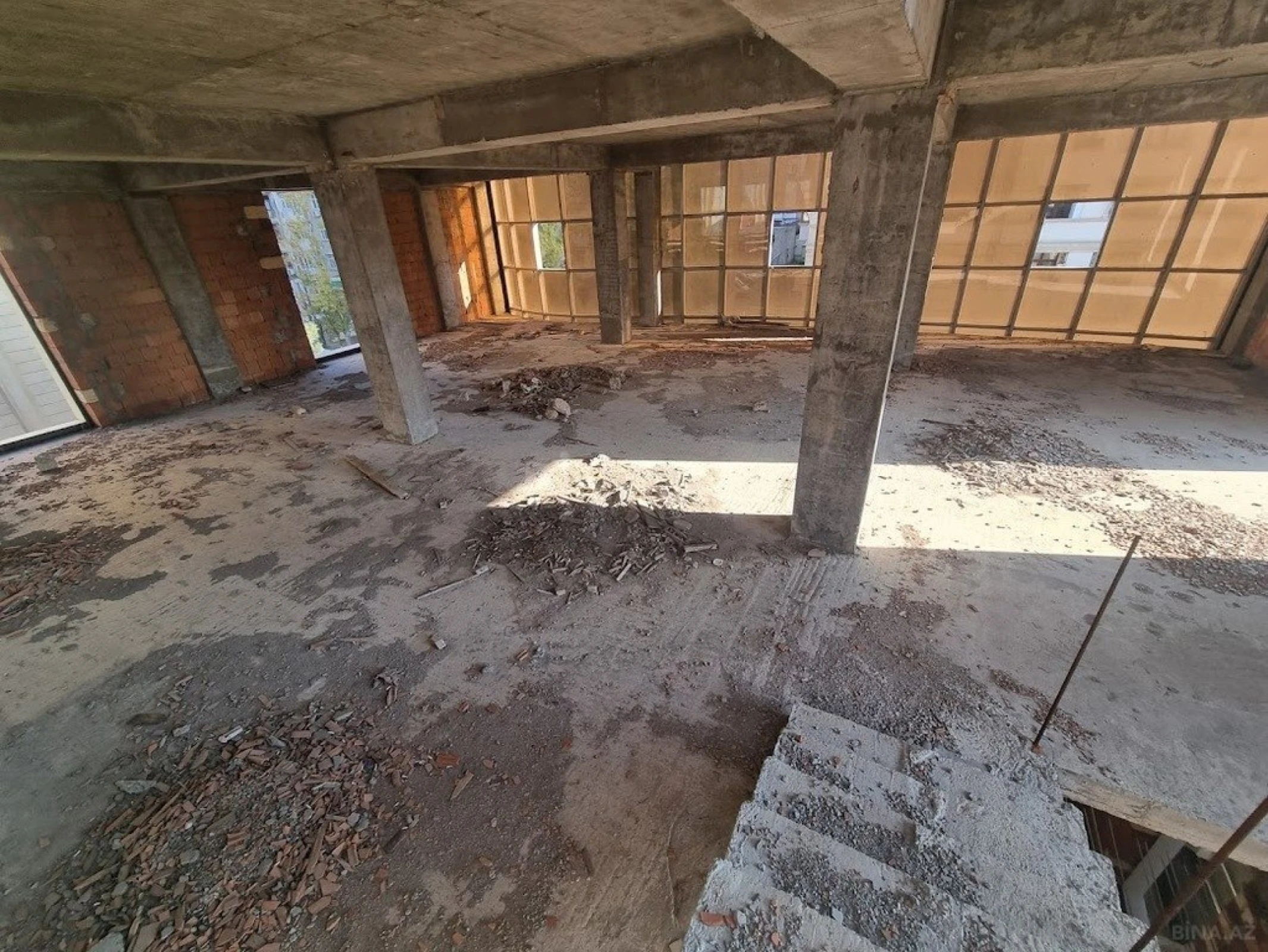 Satılır obyekt 2000 m²