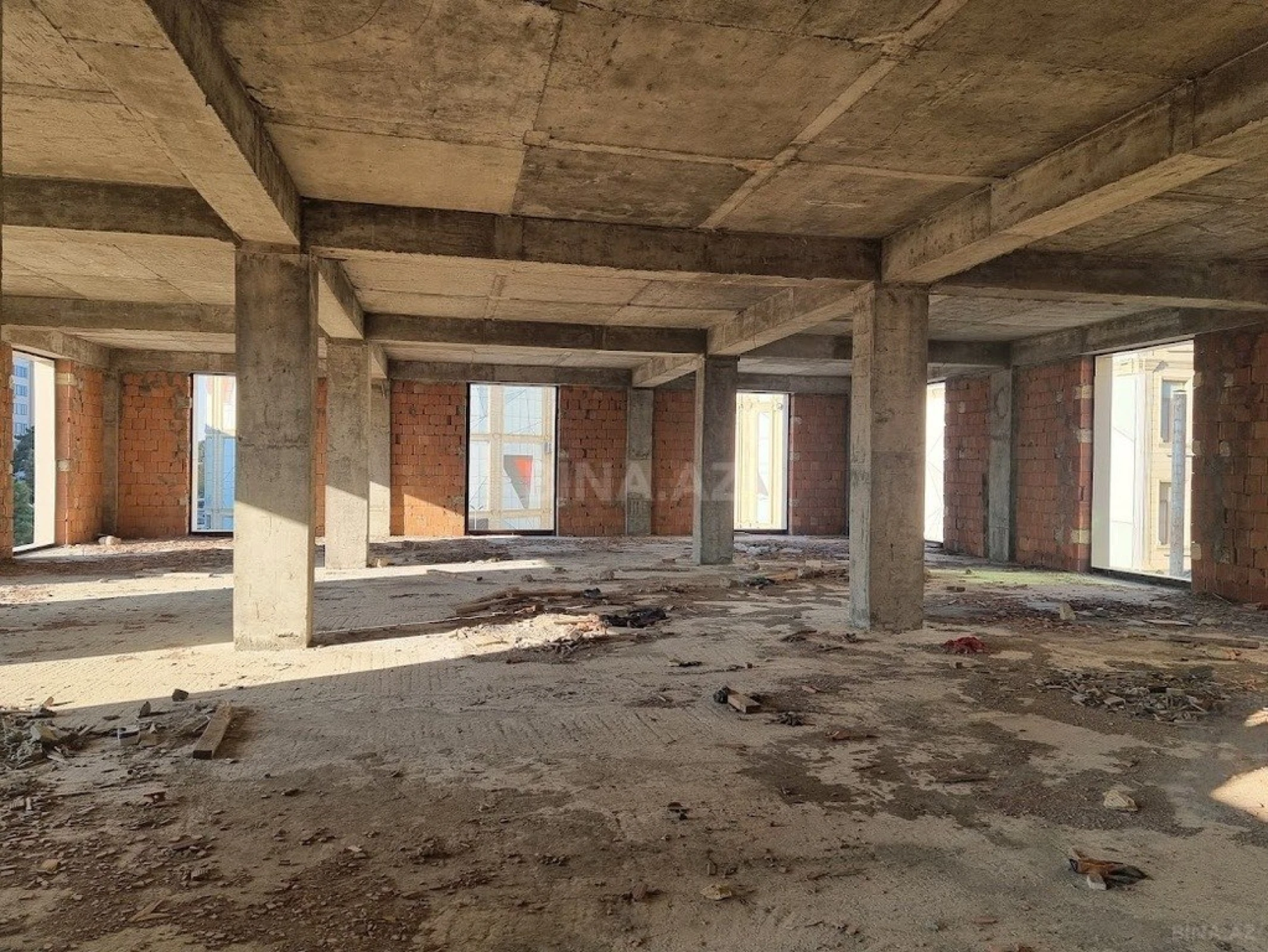 Satılır obyekt 2000 m²