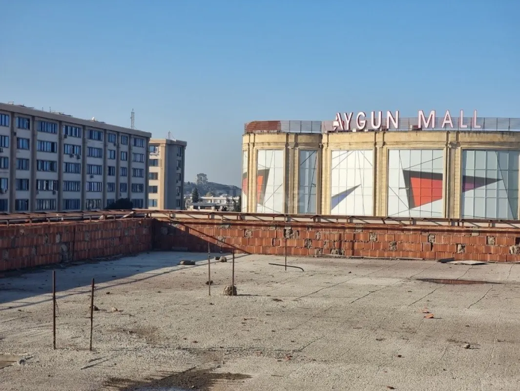 Satılır obyekt 2000 m²