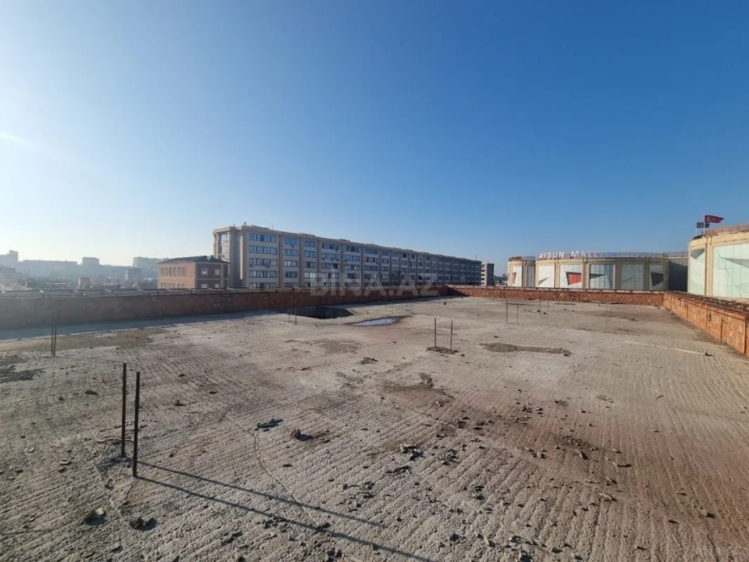 Satılır obyekt 2000 m²