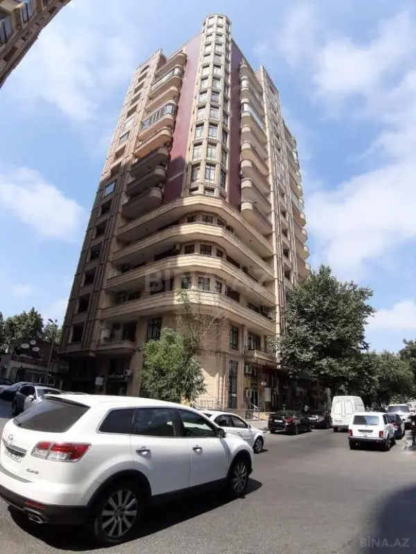 Kirayə verilir 3 otaqlı mənzil 160 m²