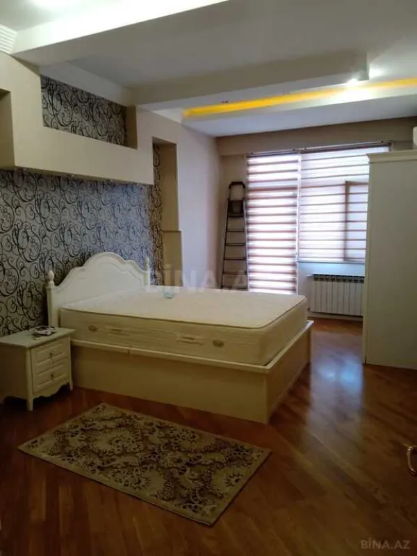 Kirayə verilir 2 otaqlı mənzil 105 m²