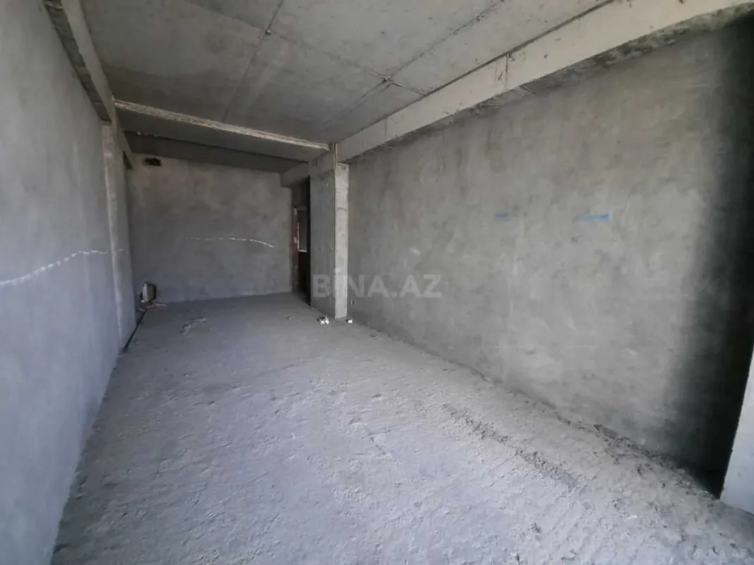 Satılır 4 otaqlı mənzil 270 m²
