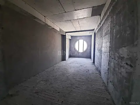 Satılır 4 otaqlı mənzil 270 m²