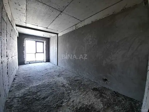 Satılır 4 otaqlı mənzil 270 m²