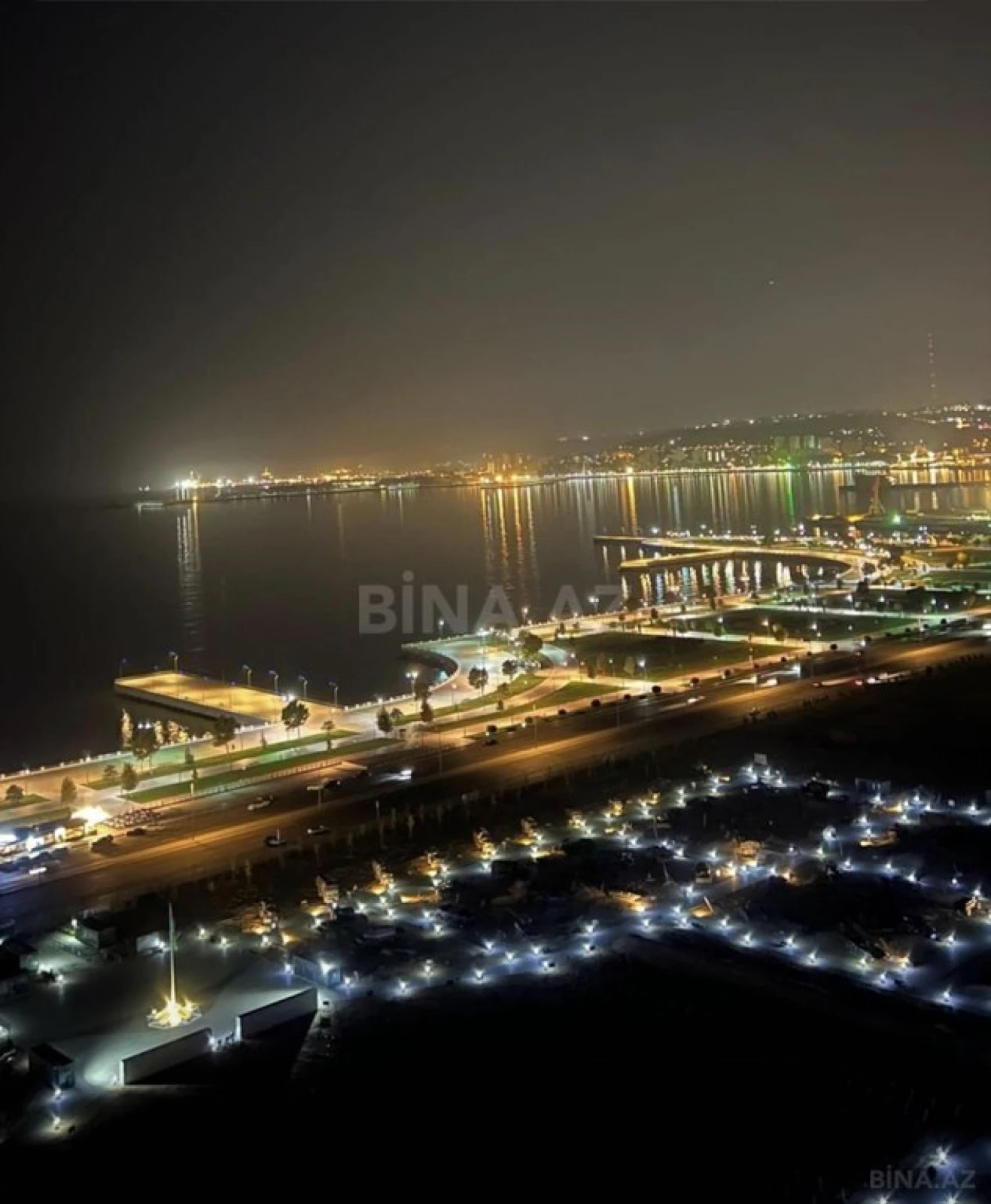 Satılır 4 otaqlı mənzil 270 m²