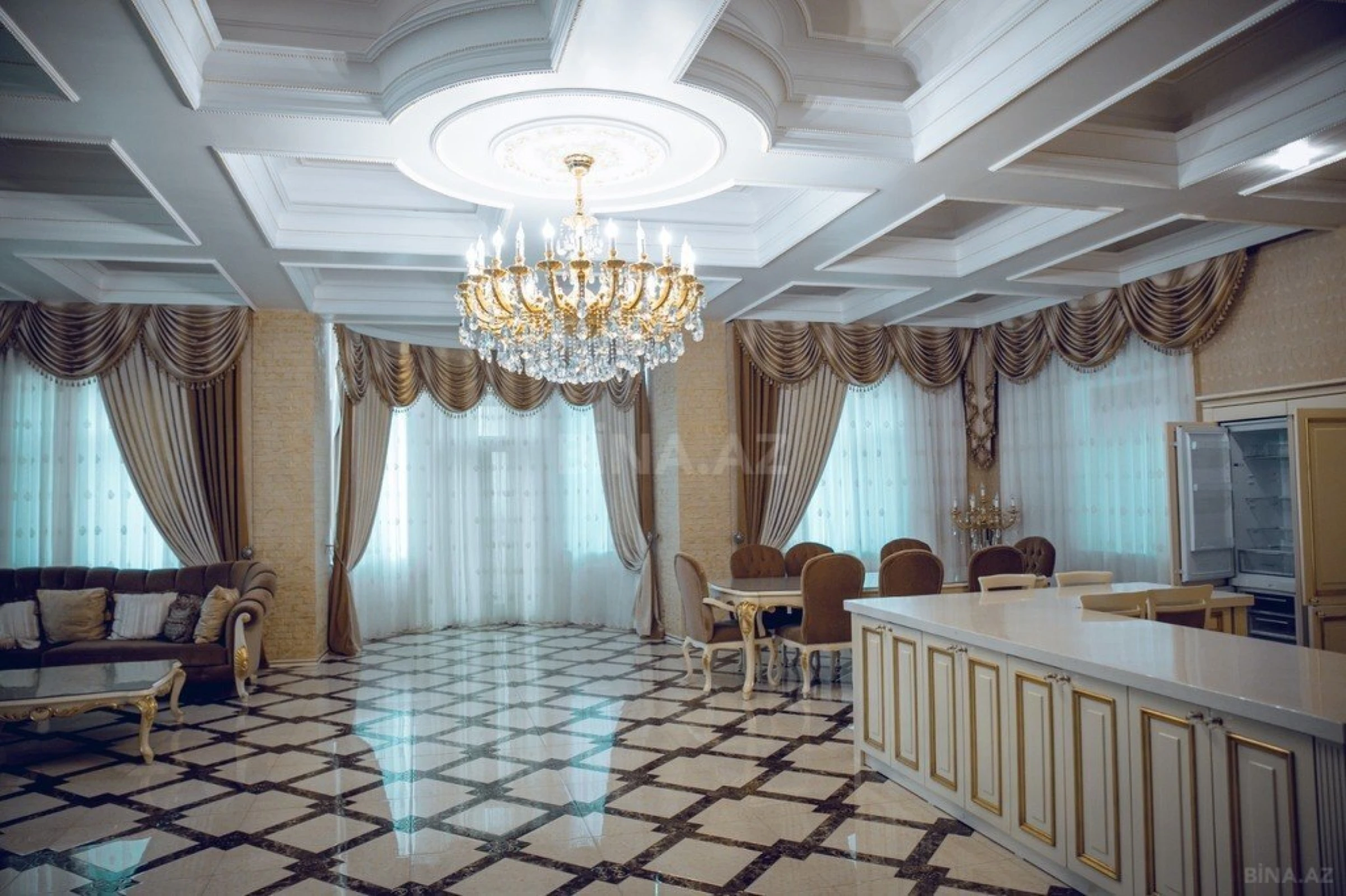 Kirayə verilir 6 otaqlı həyət evi 470 m²