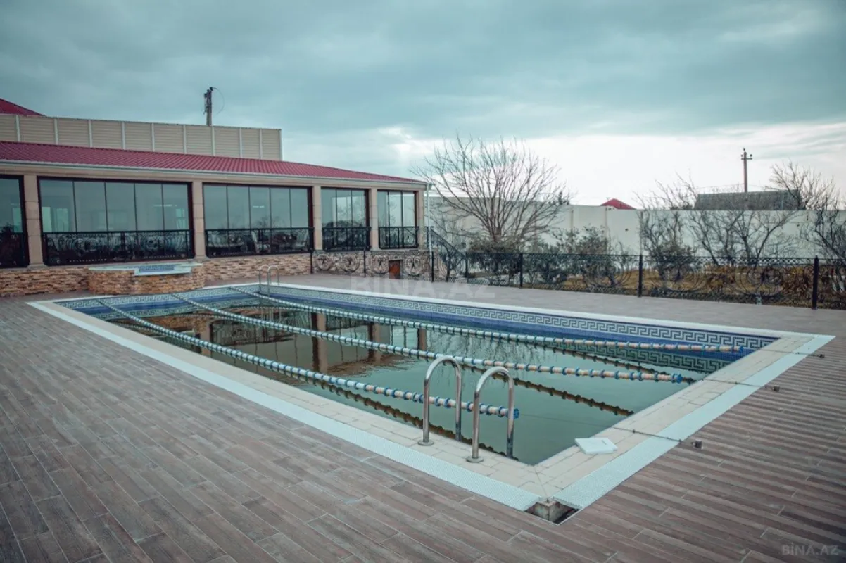 Kirayə verilir 6 otaqlı həyət evi 470 m²