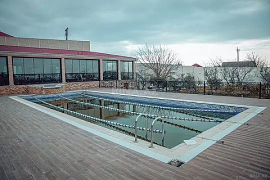 Kirayə verilir 6 otaqlı həyət evi 470 m²