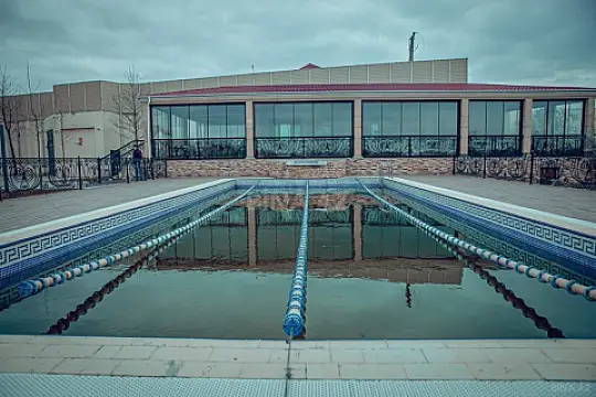 Kirayə verilir 6 otaqlı həyət evi 470 m²