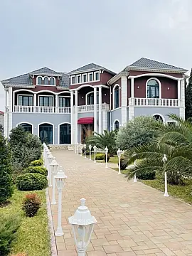 Kirayə verilir 6 otaqlı həyət evi 320 m²