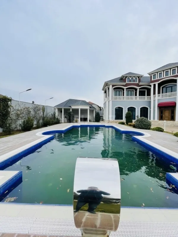 Kirayə verilir 6 otaqlı həyət evi 320 m²