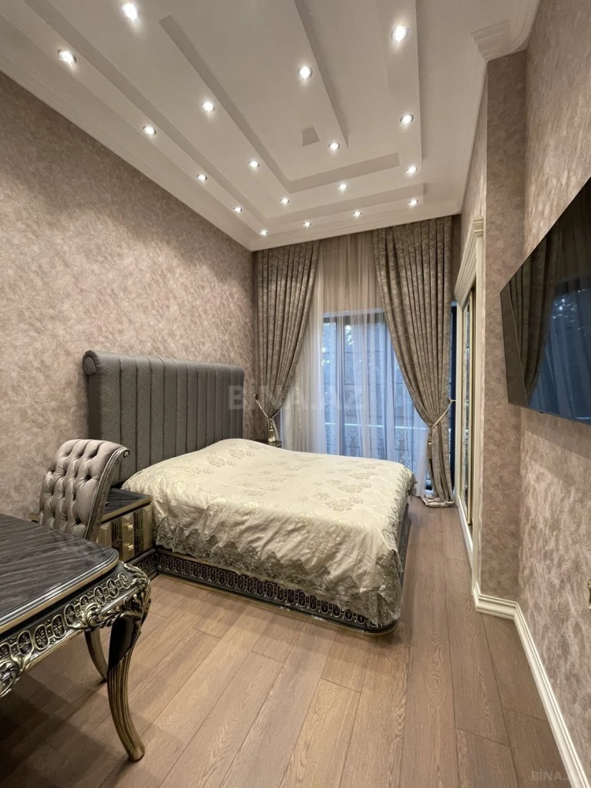 Kirayə verilir 6 otaqlı həyət evi 320 m²