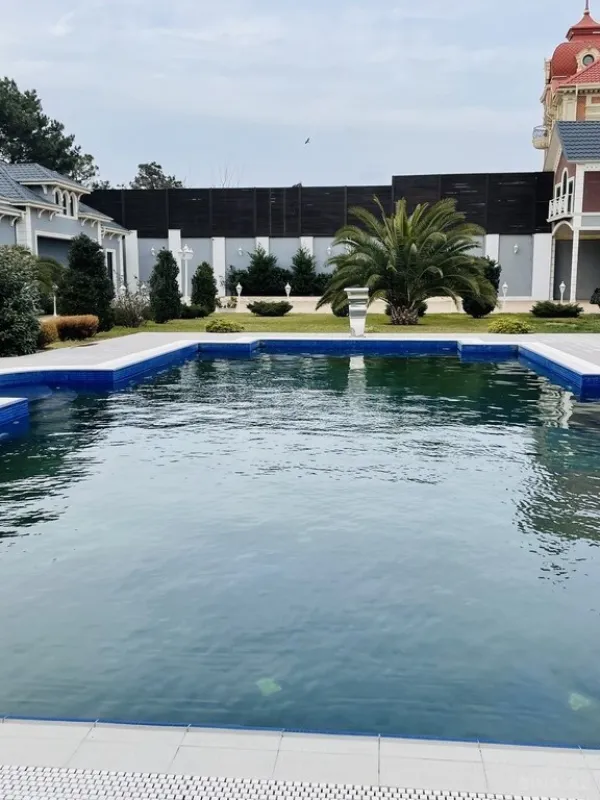 Kirayə verilir 6 otaqlı həyət evi 320 m²