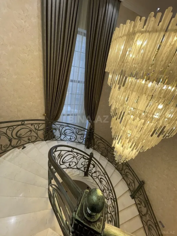 Kirayə verilir 6 otaqlı həyət evi 320 m²