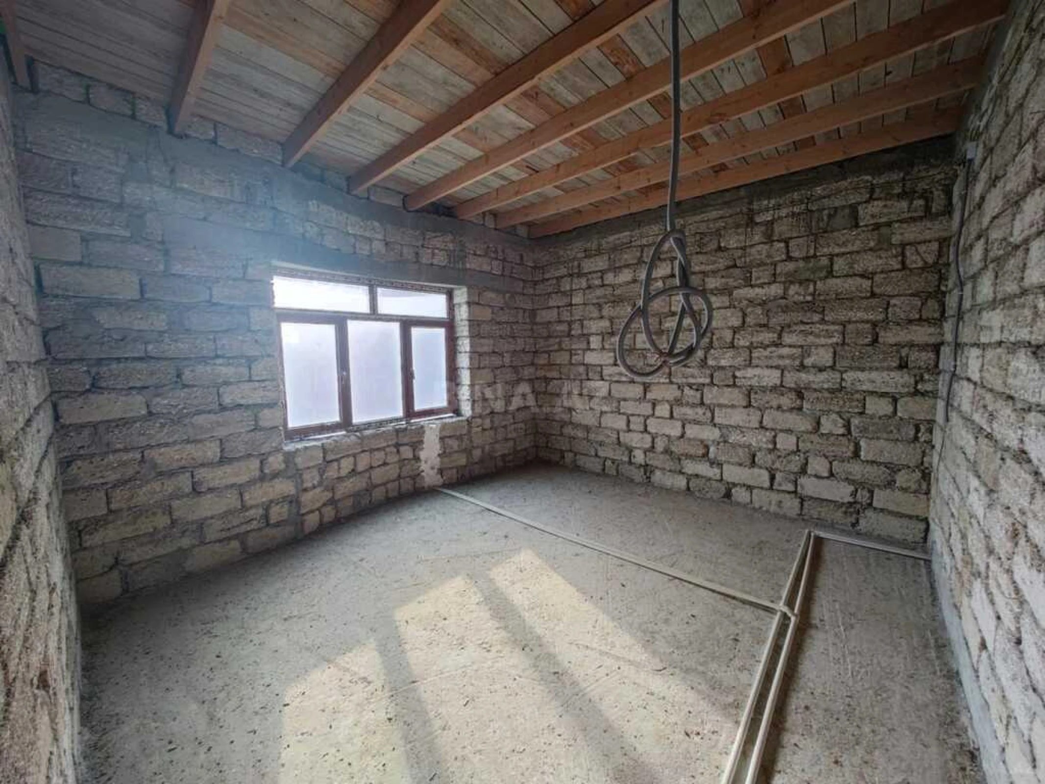 Satılır 5 otaqlı həyət evi 290 m²