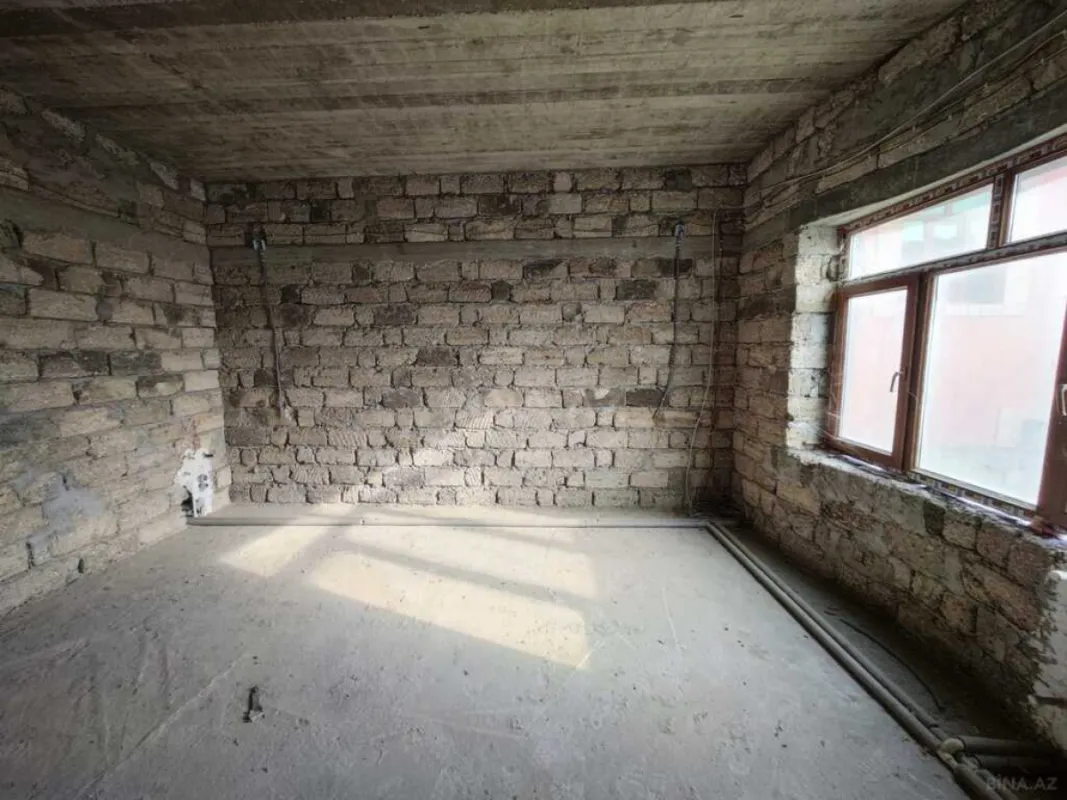Satılır 5 otaqlı həyət evi 290 m²