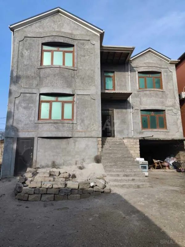 Satılır 5 otaqlı həyət evi 290 m²