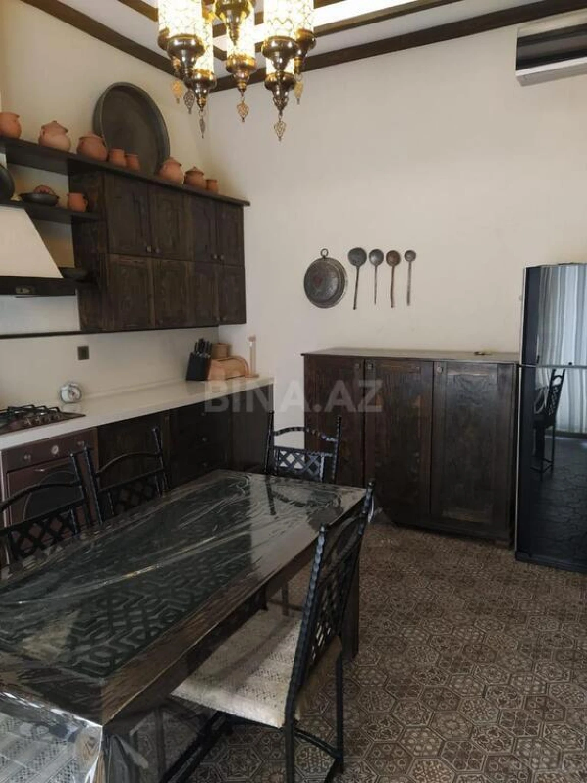 Kirayə verilir 5 otaqlı həyət evi 370 m²