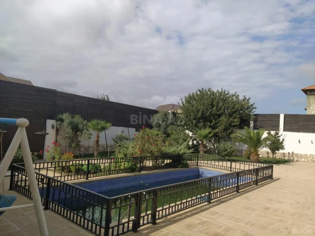 Kirayə verilir 5 otaqlı həyət evi 370 m²